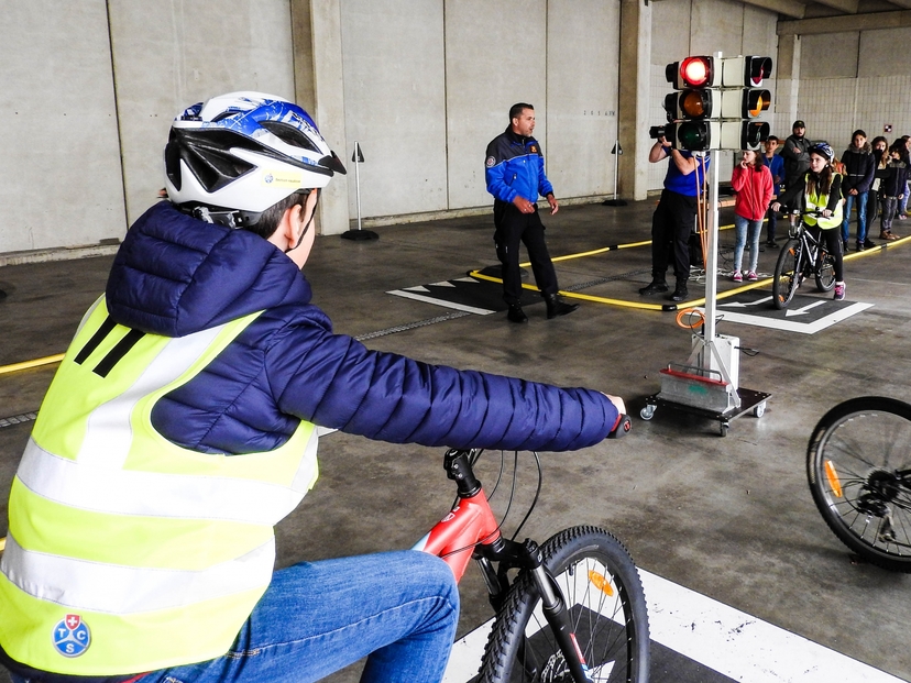 Les élèves à l'épreuve des règles de conduite routière Les élèves à l'épreuve des règles de conduite routière